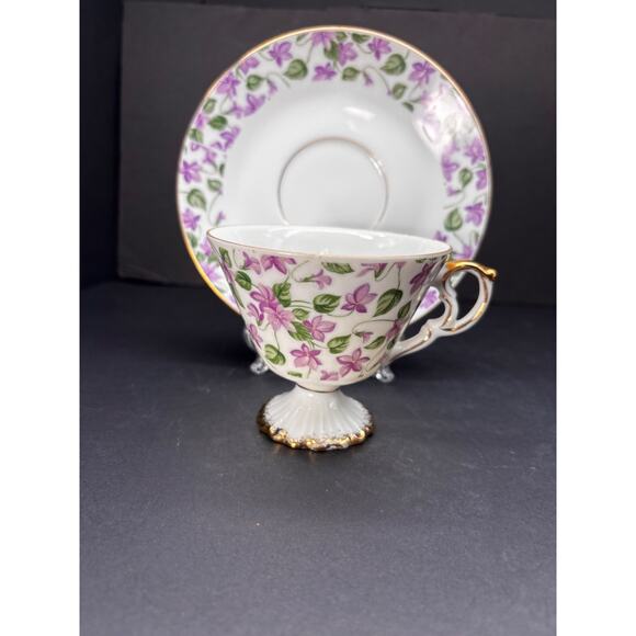 Vintage Footed Teacup and Saucer Chintz, Violet Floral w/Gold Made in Japan - Picture 16 of 16